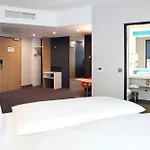 Express & By Ihg 3*