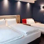 Express & By Ihg