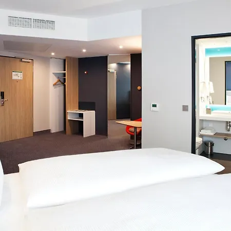 Express & By Ihg 3*