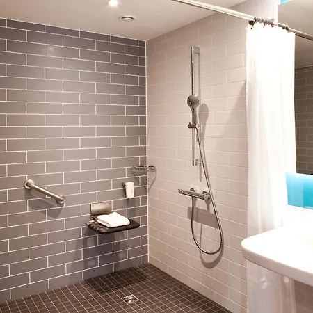 Express & By Ihg Otel 3*