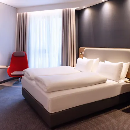 Hotel Express & By Ihg 3*