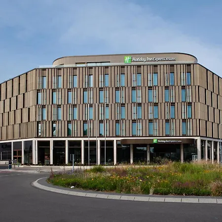 Express & By Ihg