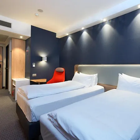 Hotel Express & By Ihg