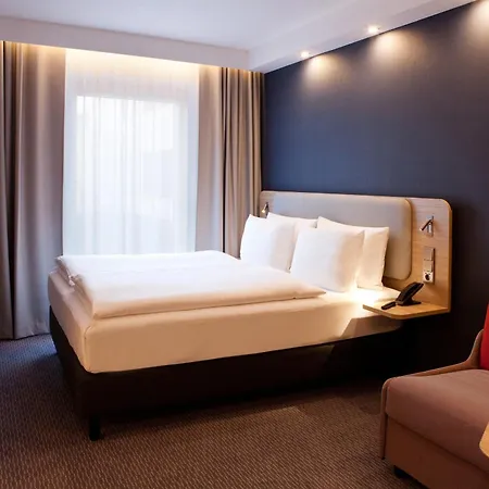 Express & By Ihg 3*