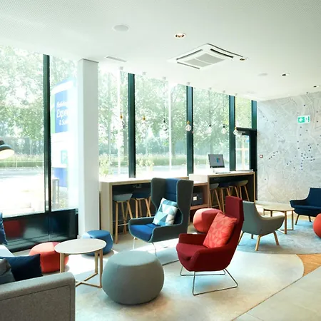 Express & By Ihg Otel *