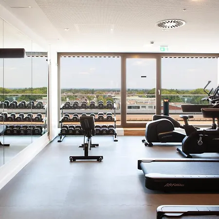 Express & By Ihg Hotel *