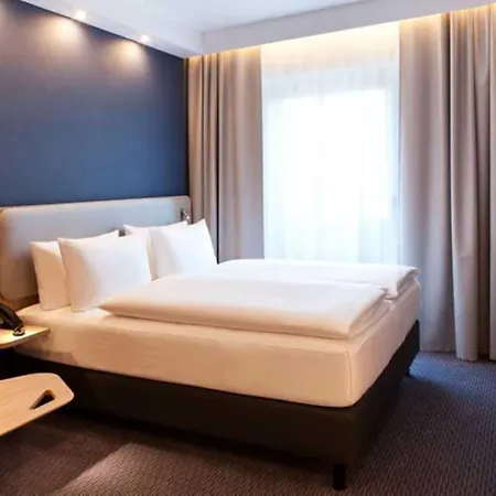 Express & By Ihg Otel 3*