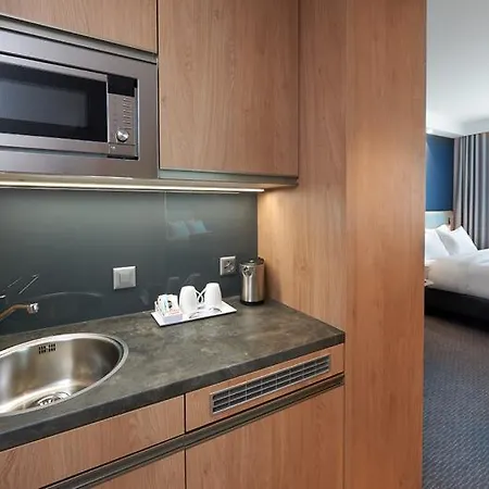 Express & By Ihg 3*