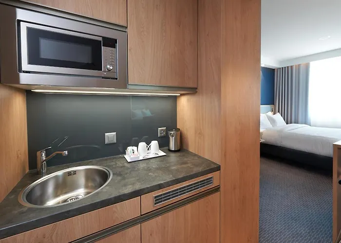 酒店 Express & By Ihg