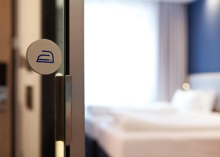 酒店 Express & By Ihg *