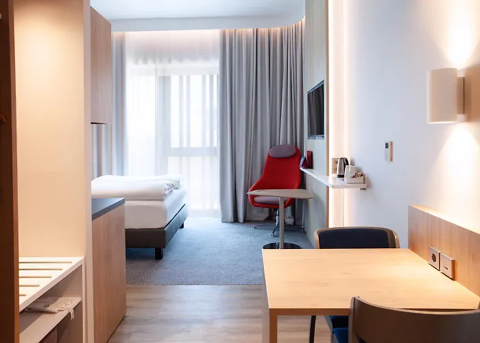 Express & By Ihg 酒店 *