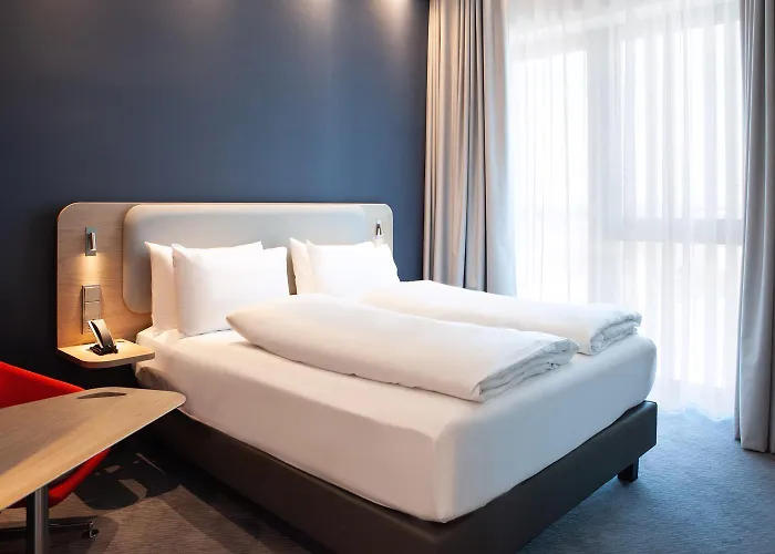 Express & By Ihg 酒店 *