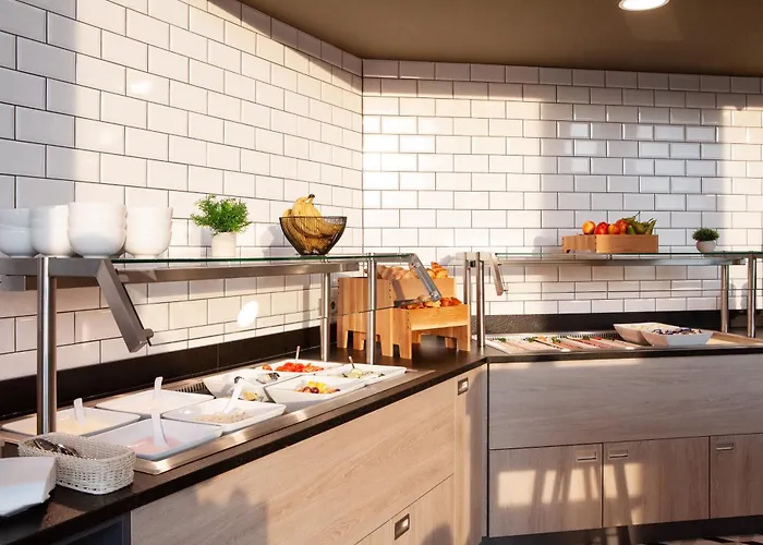 Express & By Ihg 酒店