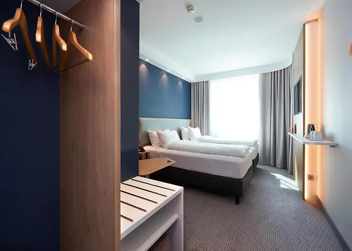 Express & By Ihg 酒店