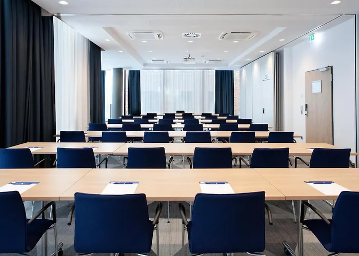 Express & By Ihg 酒店 *