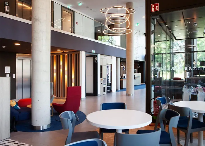 酒店 Express & By Ihg